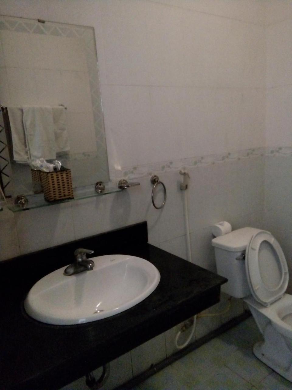 Hotel Khach San Thuong Mai Yen Thinh Exterior foto